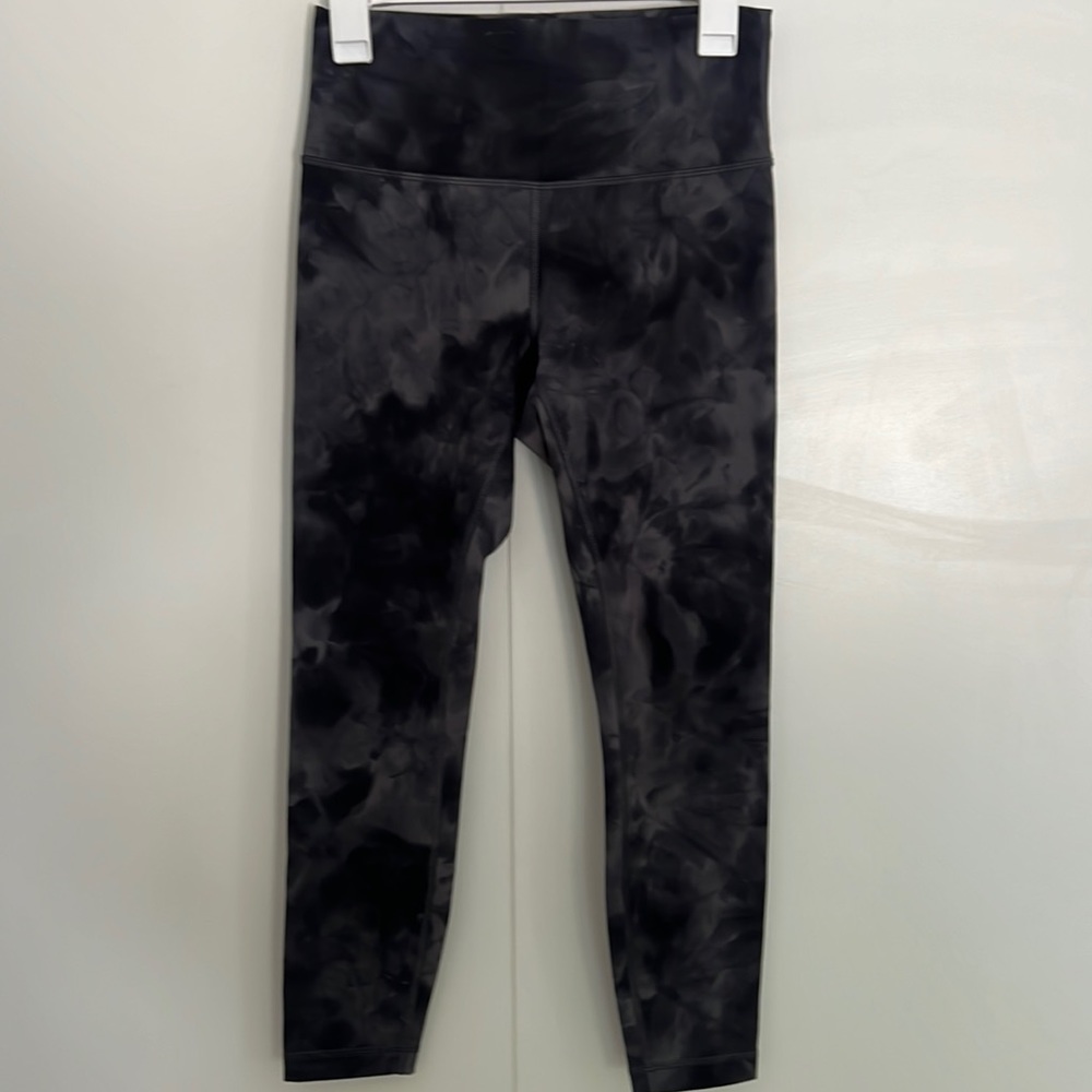 Lululemon leggings size 8! Excellent condition:)